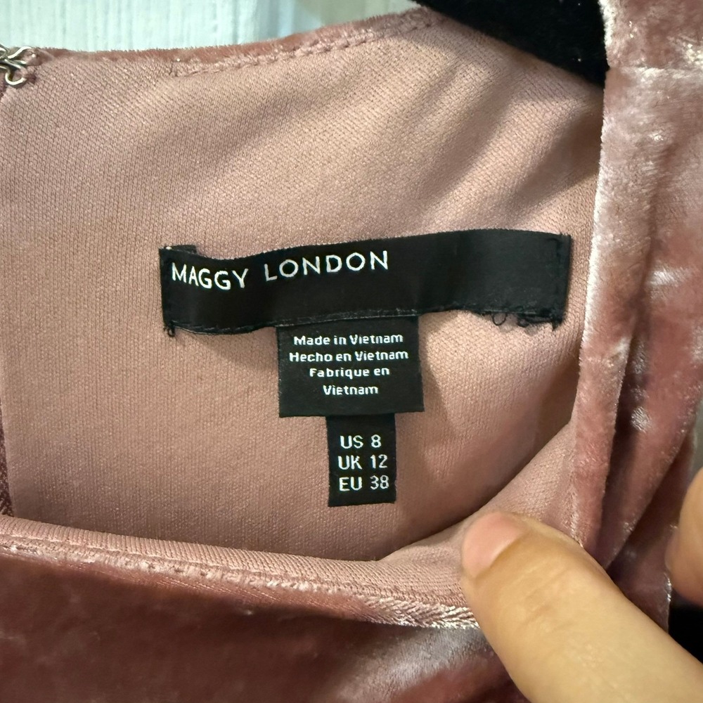 Maggy London Crushed Velvet Frosted Pink Sleeveless Cut-out fitted mini dress 8 - Picture 3 of 8
